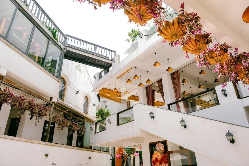 Không gian tại nhà hàng được thiết kế theo lối kiến trúc biệt thự châu Âu (Nguồn: Fanpage Nhà hàng Kim Gia)